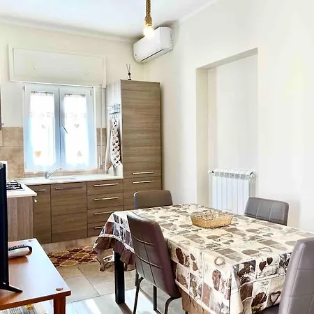 Ida - Indipendente Con Giardinetto Holiday home Taranto
